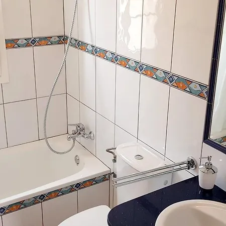 One Bedroom Appartement With Shared Pool Furnished Terrace And Wifi At Corralejo Apartment *